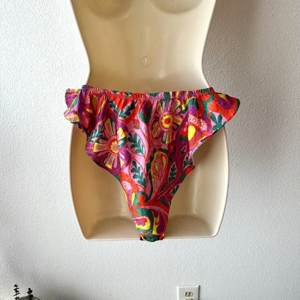 Kilo Brava S‎ NWT Pink Paisley Flutter Bikini Panties Ruffle Lace Satin Lingerie